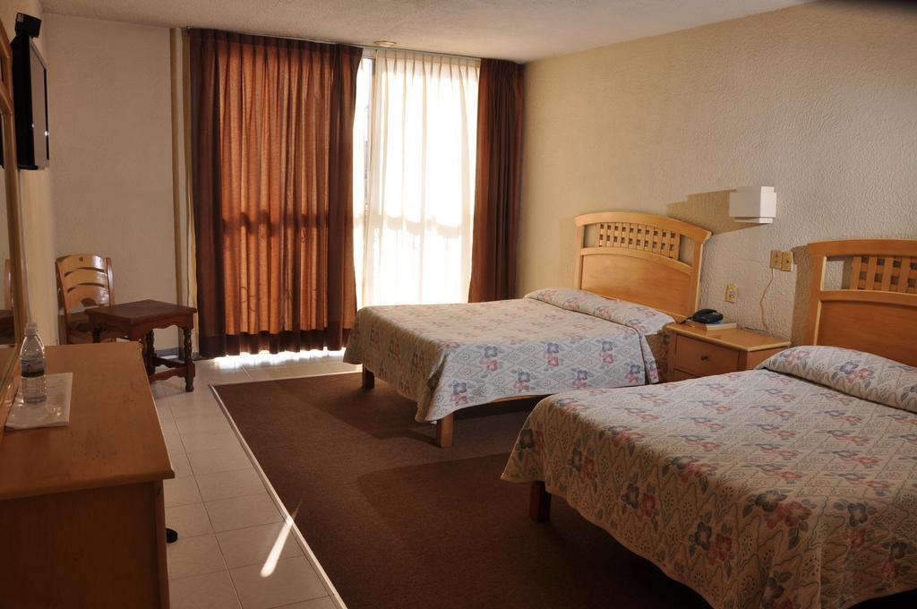 Hotel El Monte Salamanca Bagian luar foto