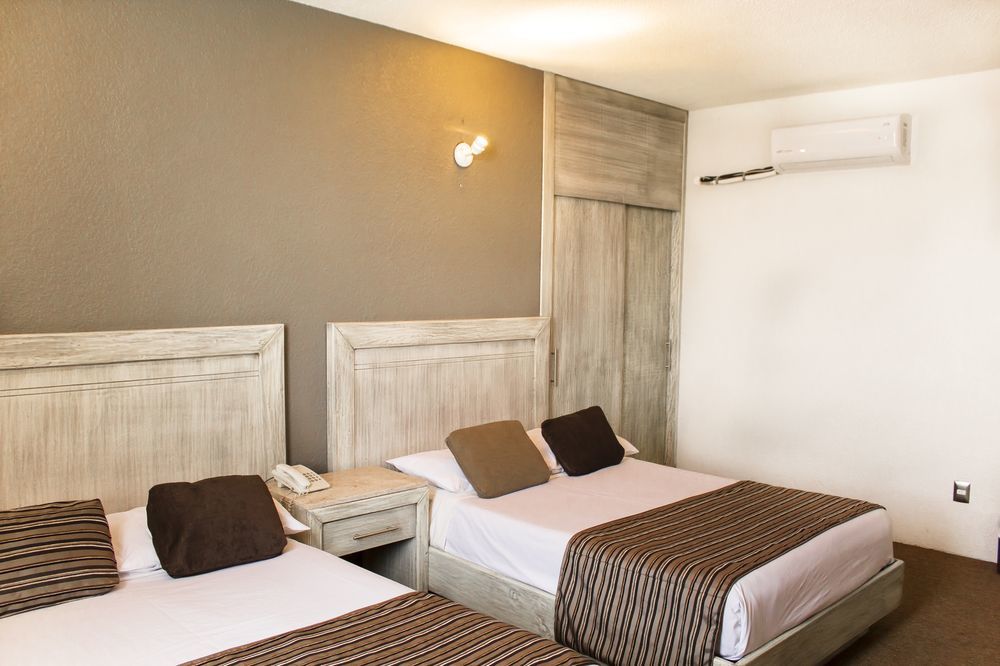 Hotel El Monte Salamanca Bagian luar foto