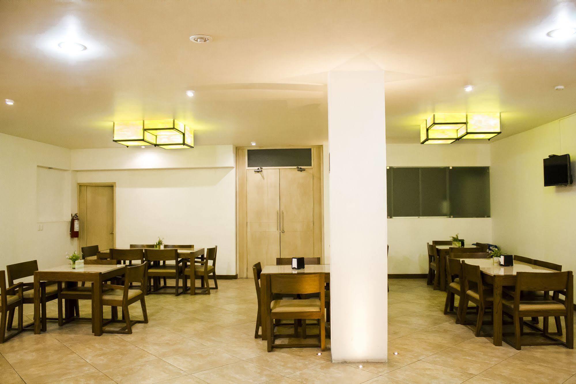 Hotel El Monte Salamanca Bagian luar foto