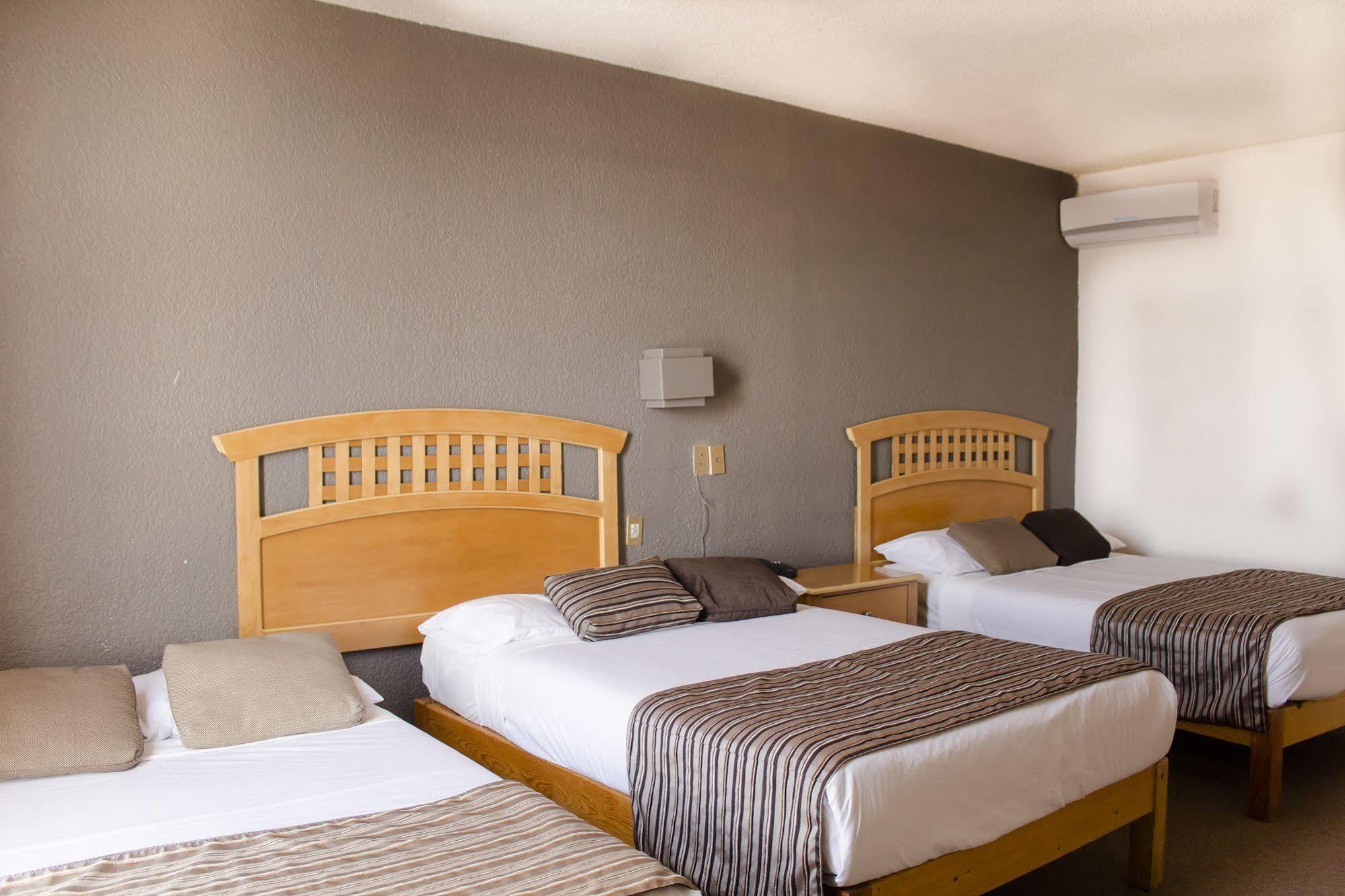 Hotel El Monte Salamanca Bagian luar foto