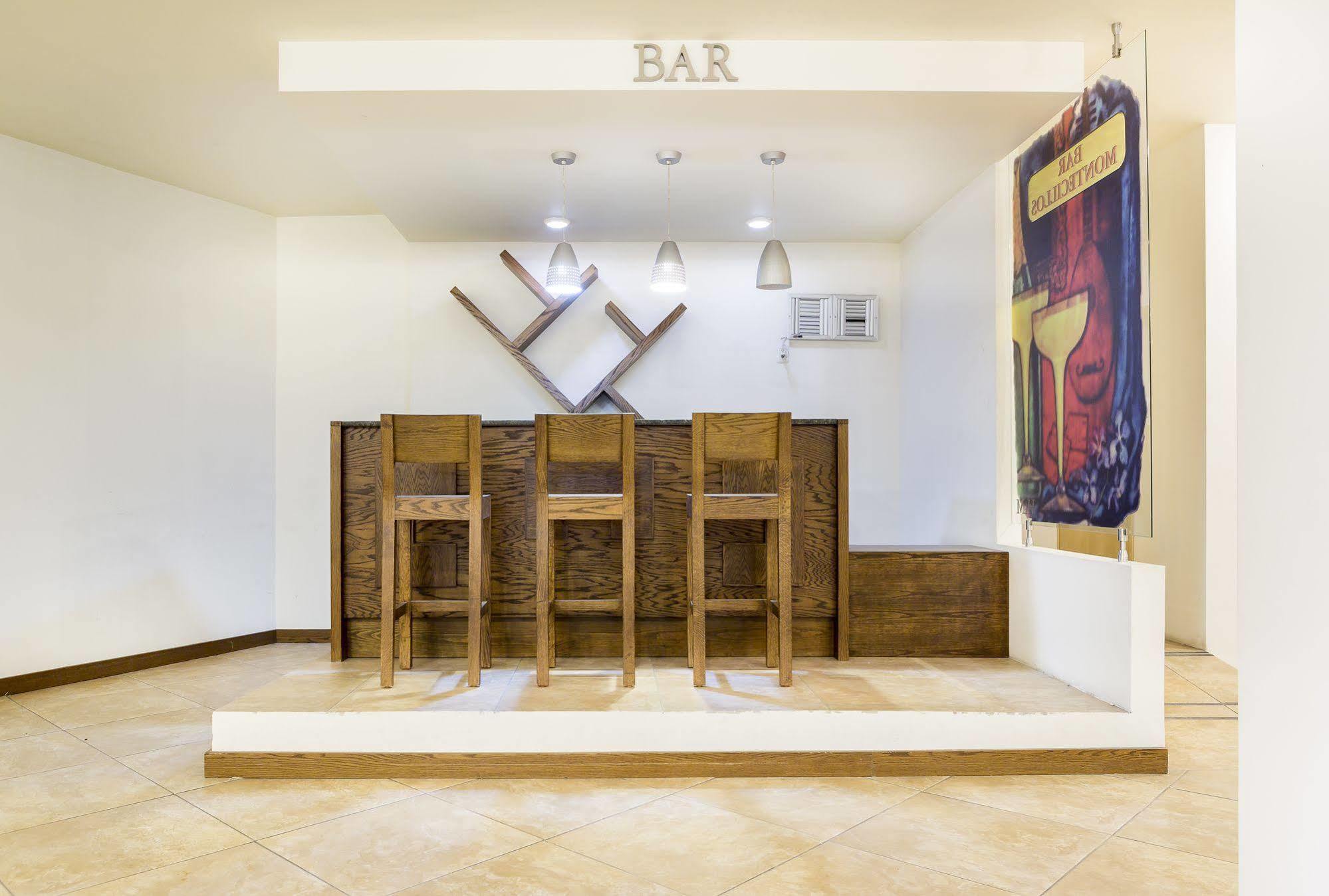 Hotel El Monte Salamanca Bagian luar foto