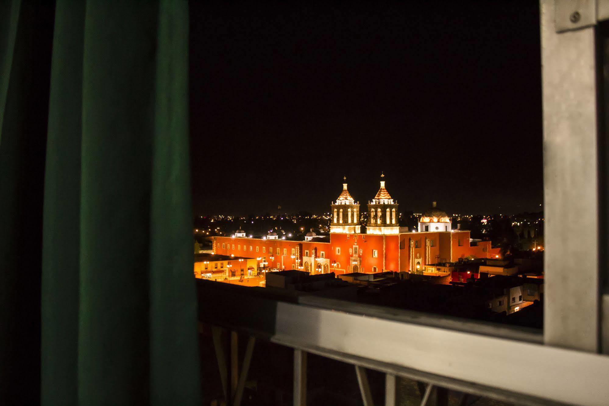 Hotel El Monte Salamanca Bagian luar foto